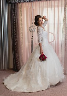 Свадебное платье И53395. С пышной юбкой, длинное со шлейфом.