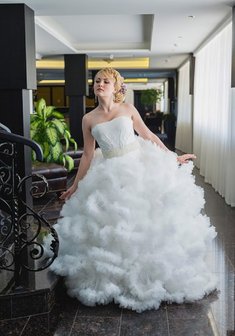 Свадебное платье И53401. С пышной юбкой, длинное без шлейфа.