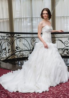 Свадебное платье L53628. С пышной юбкой, длинное со шлейфом.