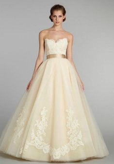 Свадебное платье М53743. С пышной юбкой, длинное без шлейфа.