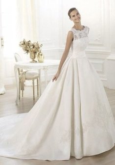 Свадебное платье М53747. А-силуэт, длинное со шлейфом.