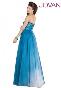 Вечернее платье М53775. А-силуэт, длинное без шлейфа.